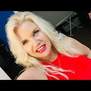 Meet your Posher, Desiree